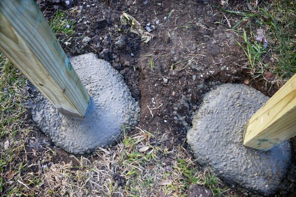 Fence Post Repair in Summerville