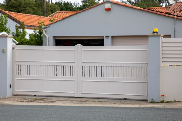 Vinyl Gate Repair in Summerville